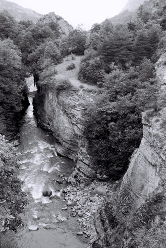 Gorge profonde